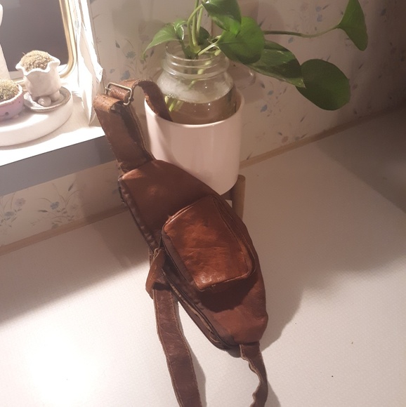 Handmade one of a kind leather Fanny pack - Picture 2 of 4